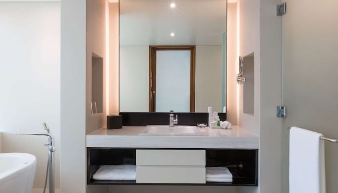 Radisson Blu Hotel, Cebu - Suite badekar