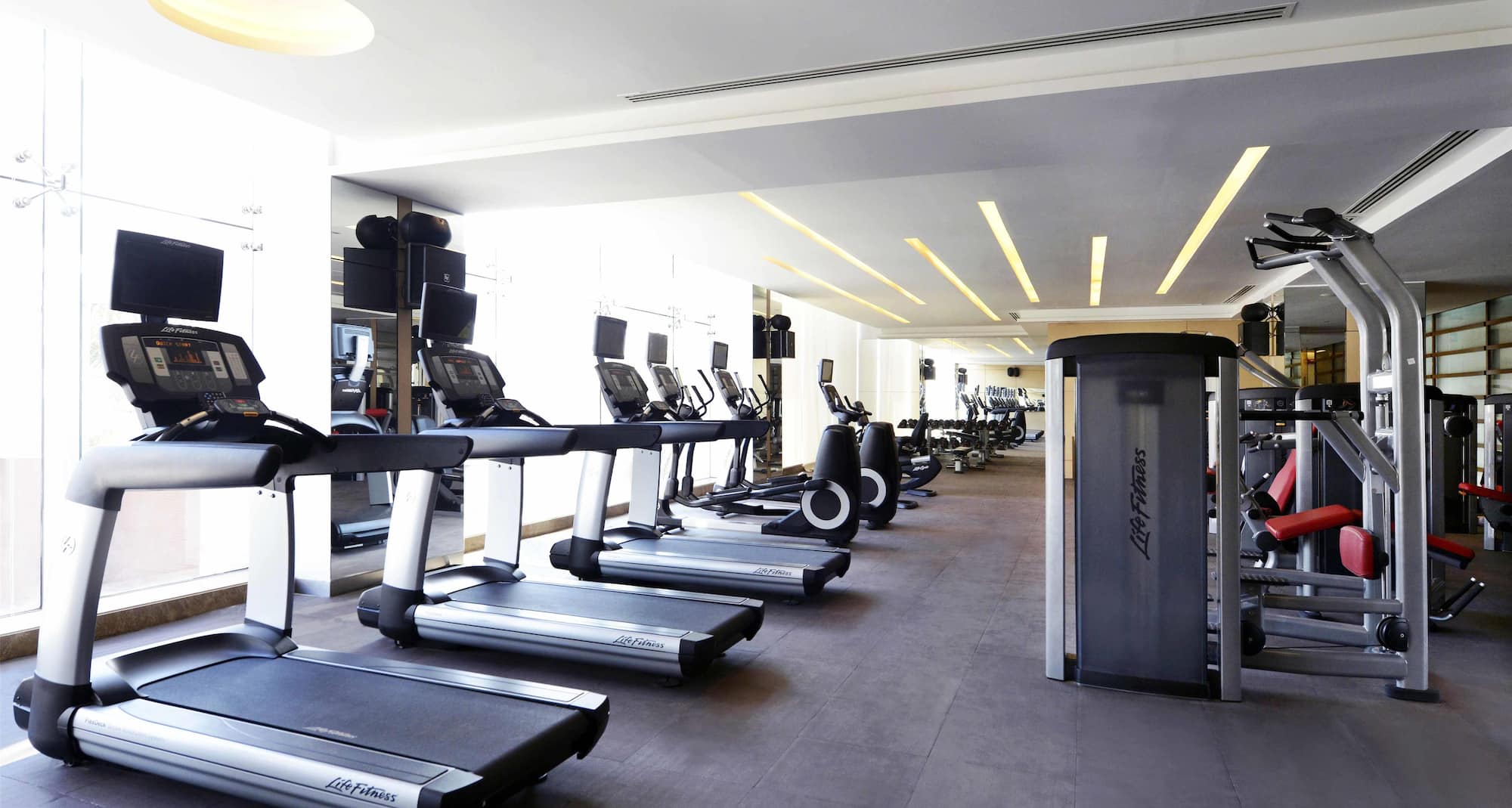 Radisson Blu Hotel, Chattogram Bay View - Gym
