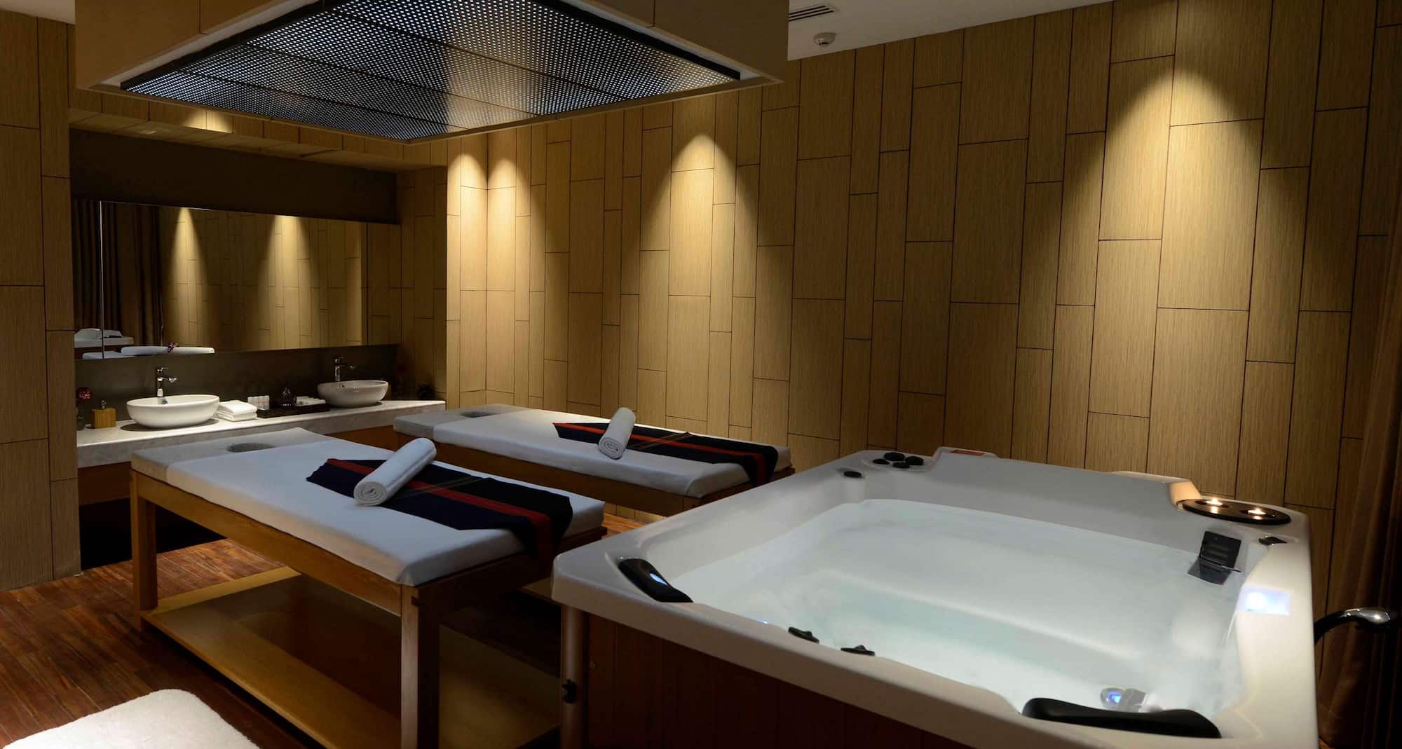 Radisson Blu Hotel, Chattogram Bay View - Spa