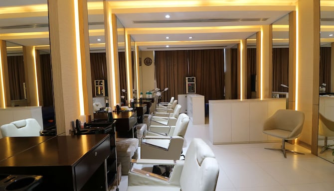 Radisson Blu Hotel, Chattogram Bay View - Spa Esc Salon