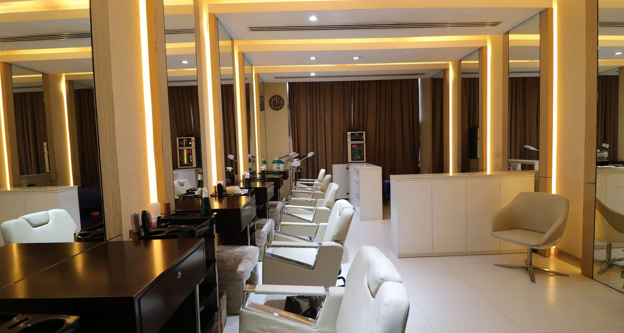 Radisson Blu Hotel, Chattogram Bay View - Spa Esc Salon