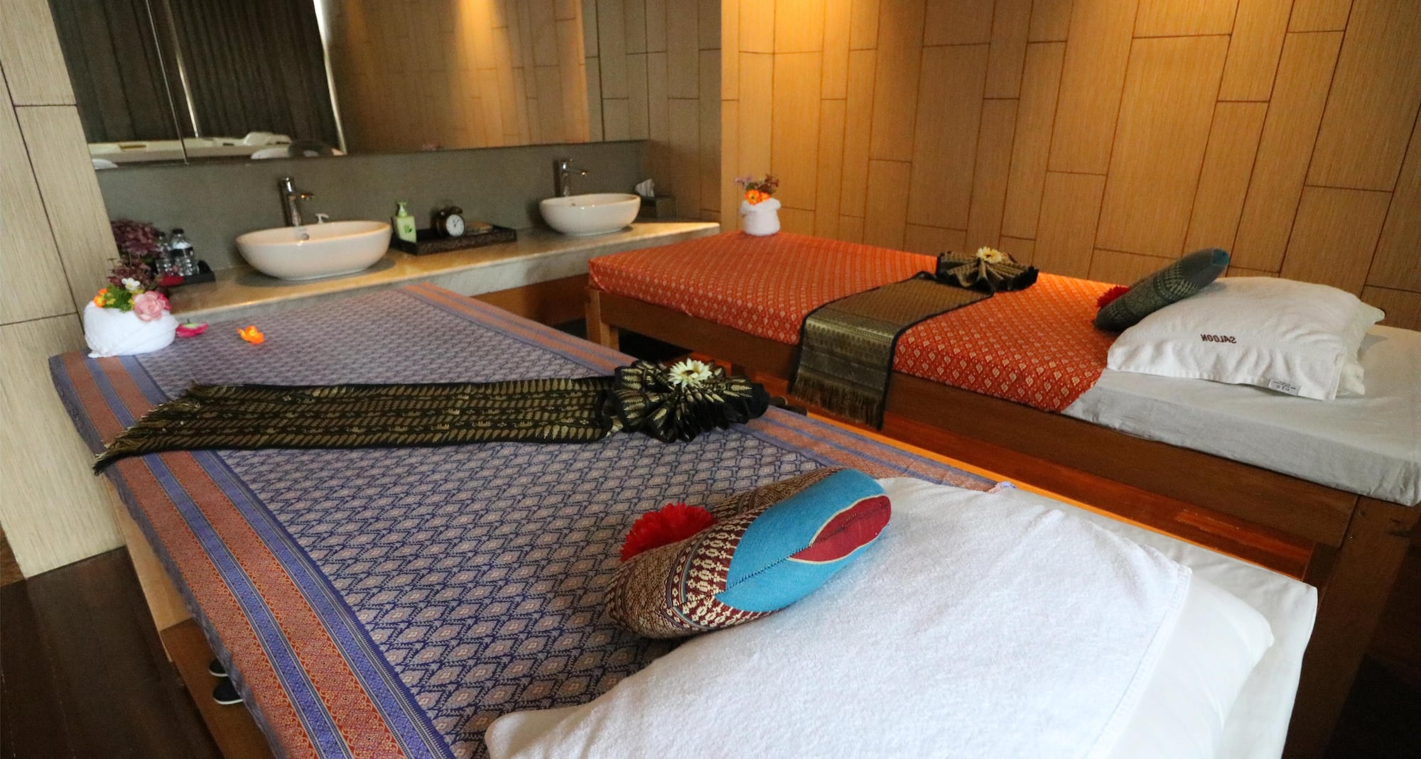 Radisson Blu Hotel, Chattogram Bay View - SPA ESC