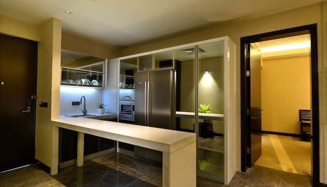 Radisson Blu Hotel, Chattogram Bay View - Presidential Suite