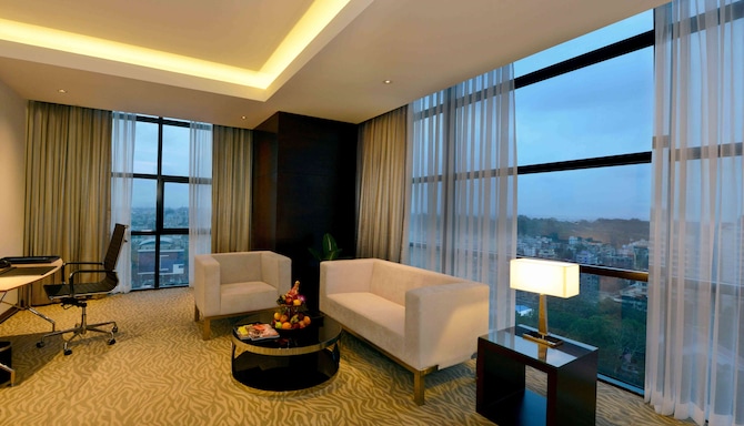 Radisson Blu Hotel, Chattogram Bay View - Junior Suite
