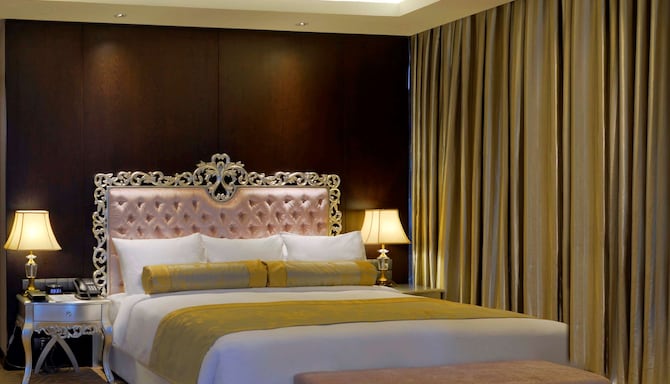 Radisson Blu Hotel, Chattogram Bay View - Presidential Suite