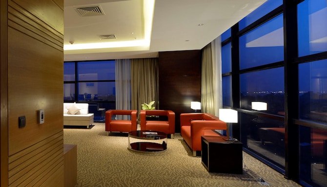 Radisson Blu Hotel, Chattogram Bay View - Executive suite