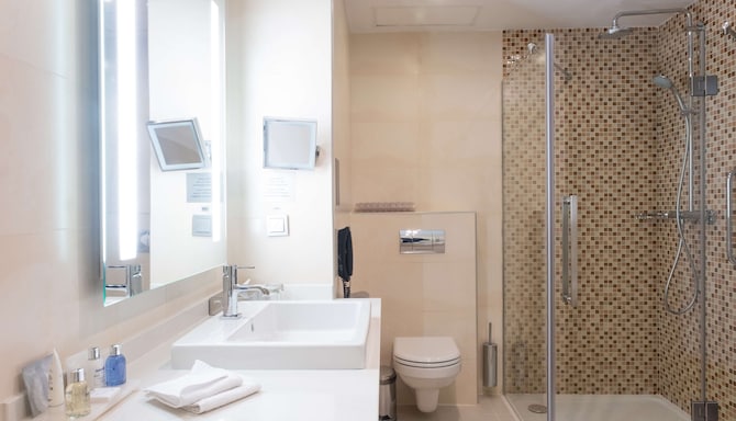 Radisson Blu Hotel, Chelyabinsk - Ванная комната