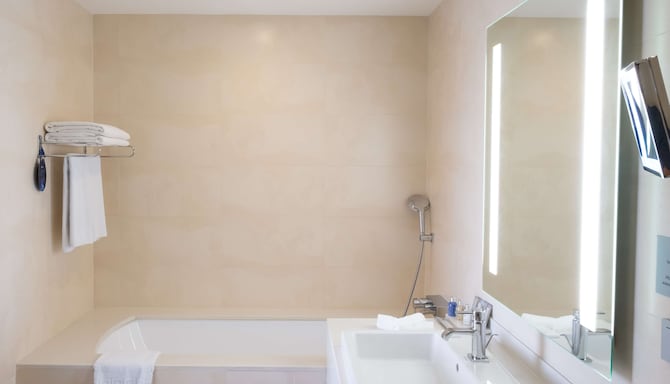 Radisson Blu Hotel, Chelyabinsk - Ванная комната