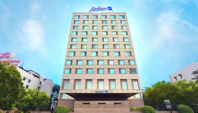 Radisson Blu Hotel Chennai City Centre - Exterior