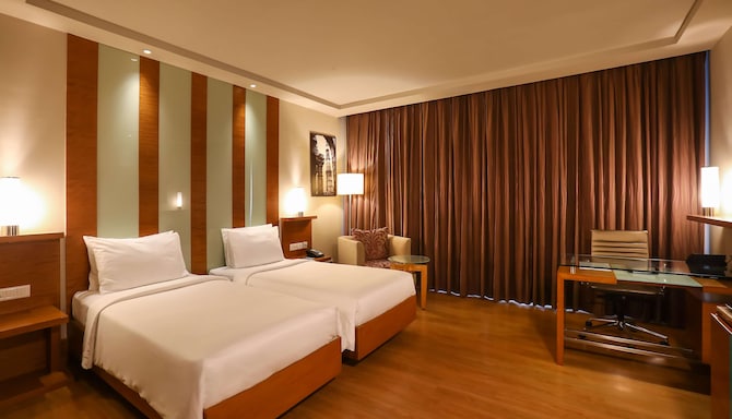 Radisson Blu Hotel Chennai City Centre - Guest Room