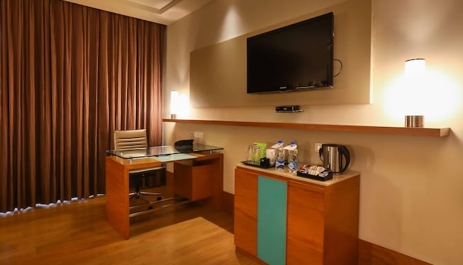 Radisson Blu Hotel Chennai City Centre - Superior Room