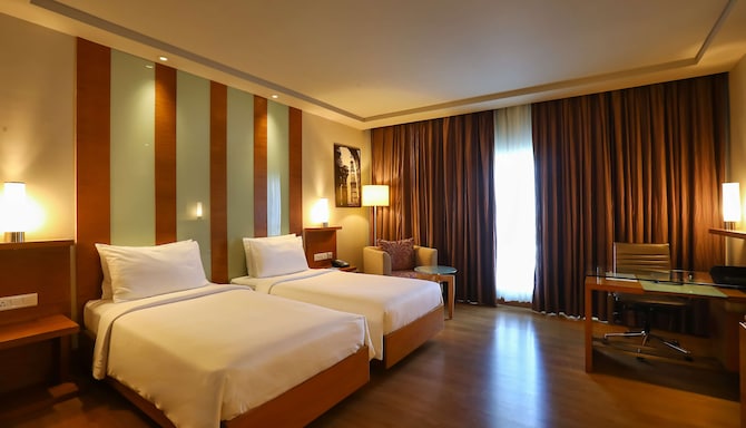 Radisson Blu Hotel Chennai City Centre - Superior Room