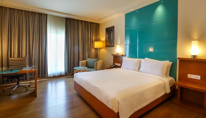 Radisson Blu Hotel Chennai City Centre - Business Class Room
