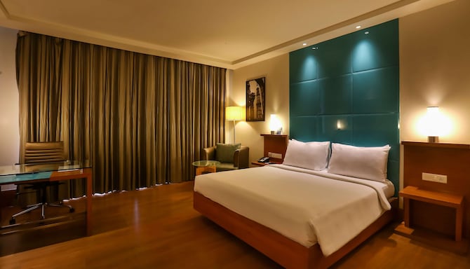 Radisson Blu Hotel Chennai City Centre - Business Class Room