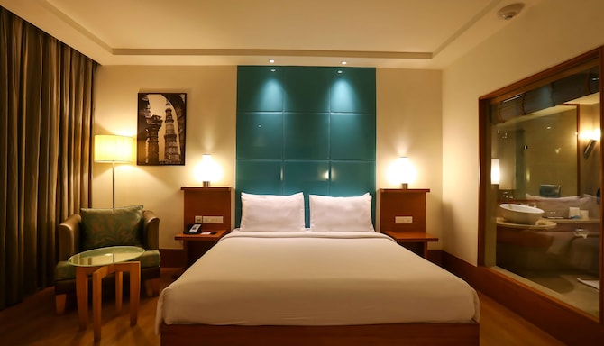 Radisson Blu Hotel Chennai City Centre - Business Class Room