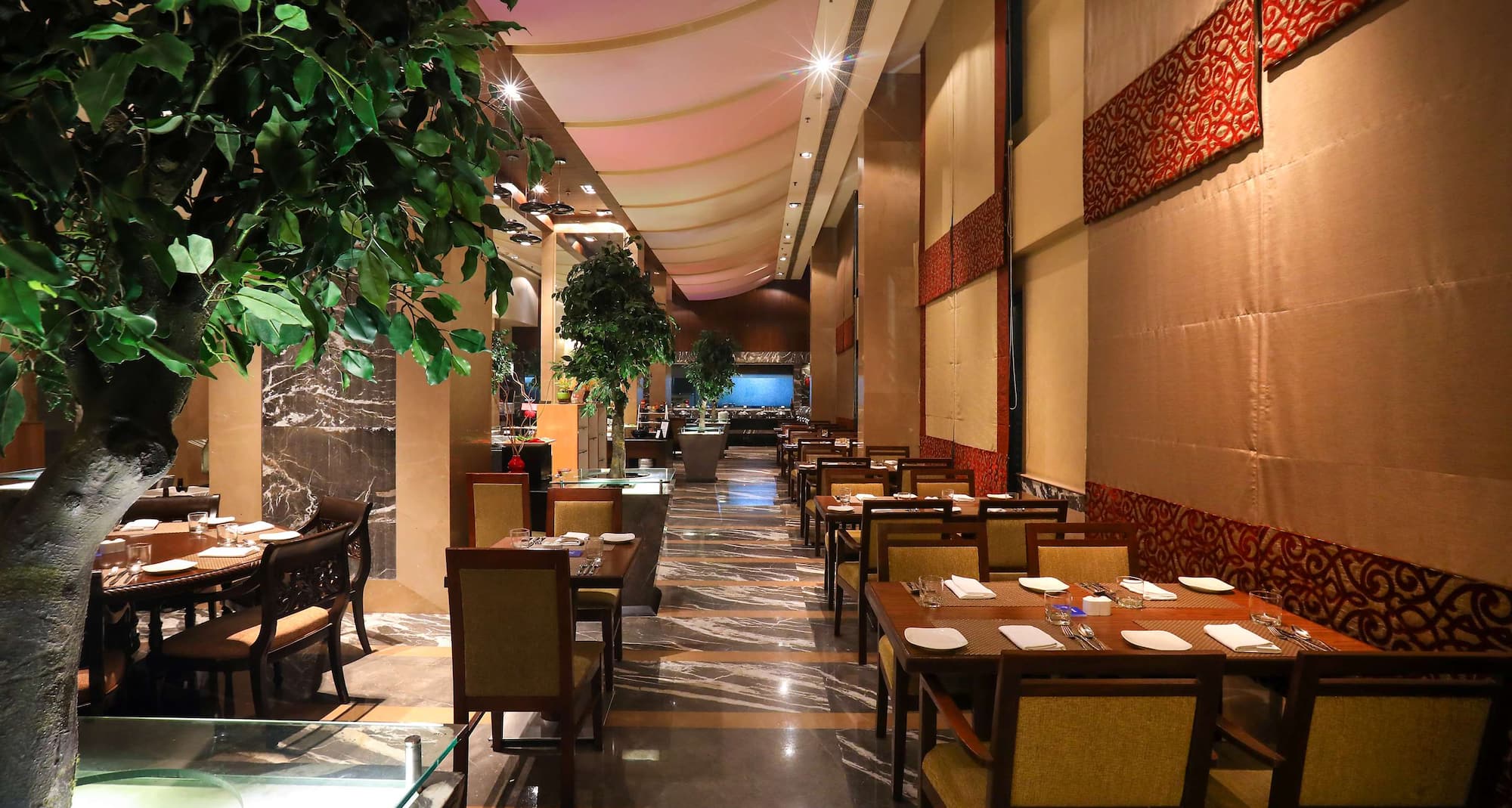Radisson Blu Hotel Chennai City Centre - Restaurant