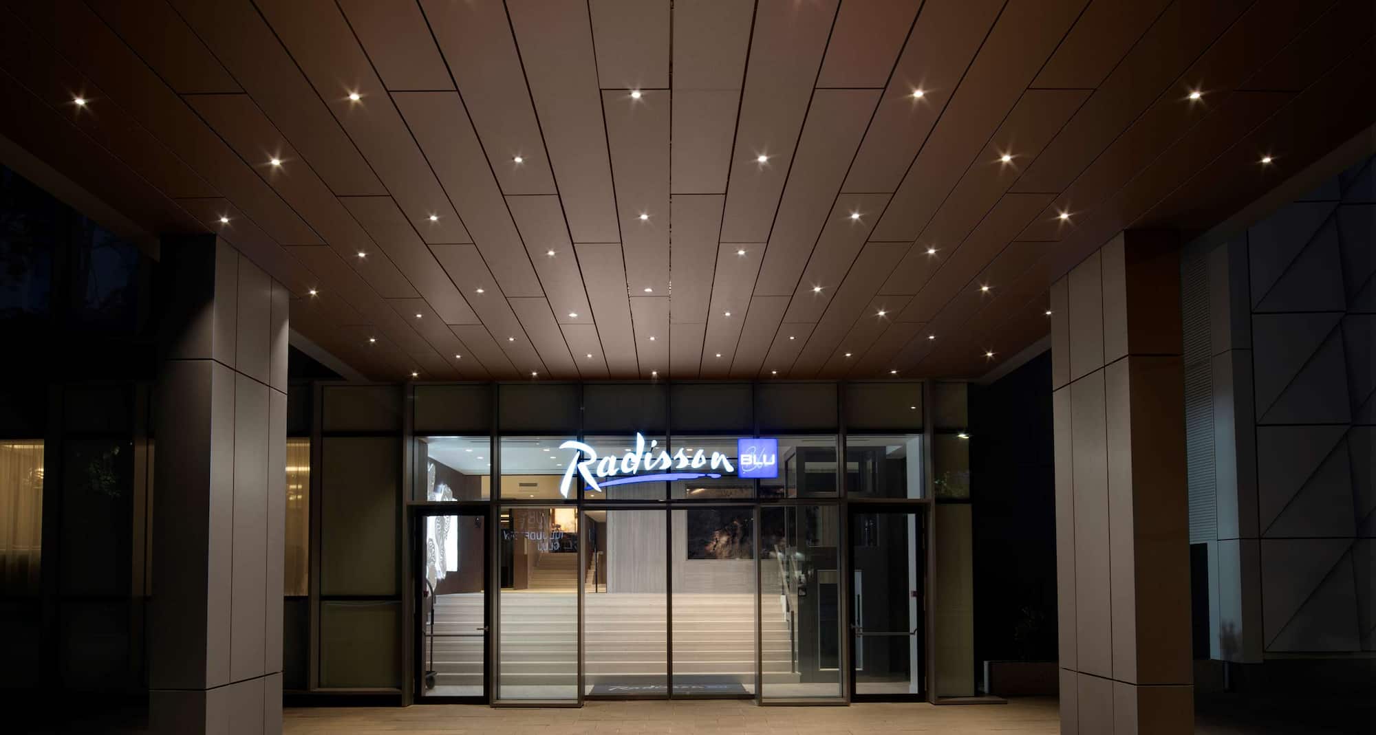 Radisson Blu Hotel, Cluj - Eingang