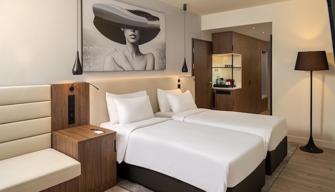 Radisson Blu Hotel, Cluj - Premium Room with Balcony