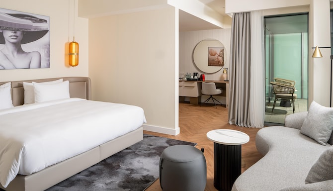Radisson Blu Hotel, Cluj - Premium Room with Balcony