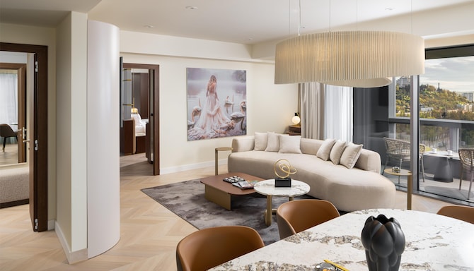 Radisson Blu Hotel, Cluj - Presidential Suite - Central Park Views