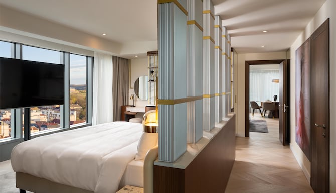 Radisson Blu Hotel, Cluj - Presidential Suite - Central Park Views