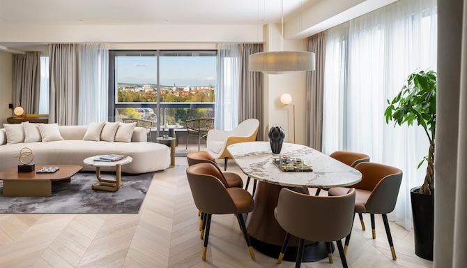 Radisson Blu Hotel, Cluj - Presidential Suite - Central Park Views