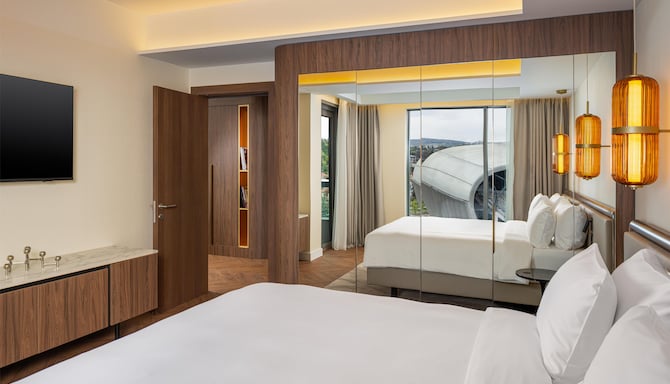 Radisson Blu Hotel, Cluj - One Bedroom Suite with Balcony