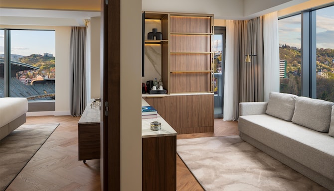 Radisson Blu Hotel, Cluj - One Bedroom Suite with Balcony
