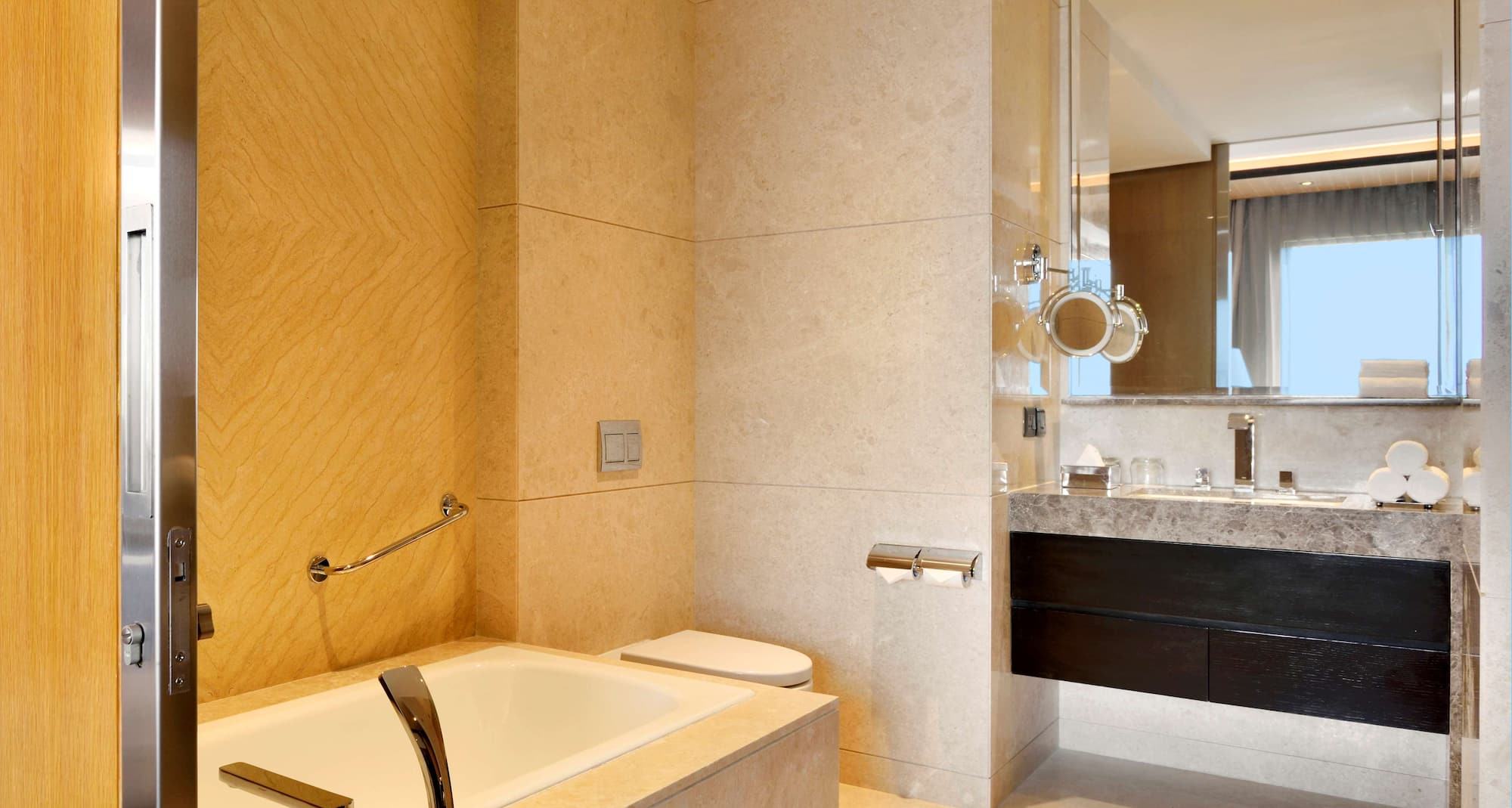 Radisson Blu Hotel Coimbatore - Bathroom