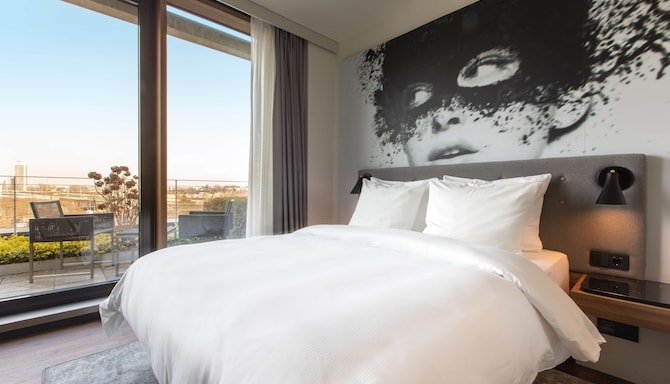 Radisson Blu Hotel, Cologne - Premium Room with Balcony