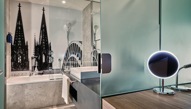 Radisson Blu Hotel, Cologne - Suite Bad