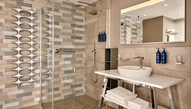 Radisson Blu Hotel, Cologne - Urban Retro Suite