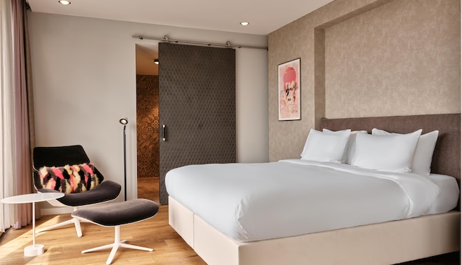Radisson Blu Hotel, Cologne - Bohemian Loft Suite