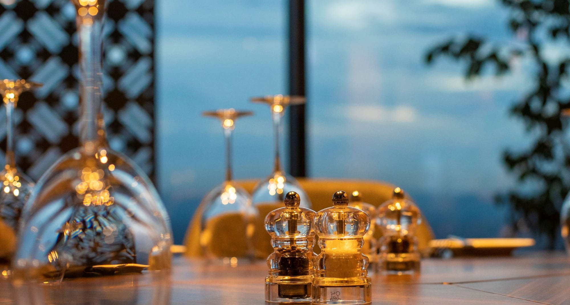 Radisson Blu Hotel & Conference Center, Niamey - Table