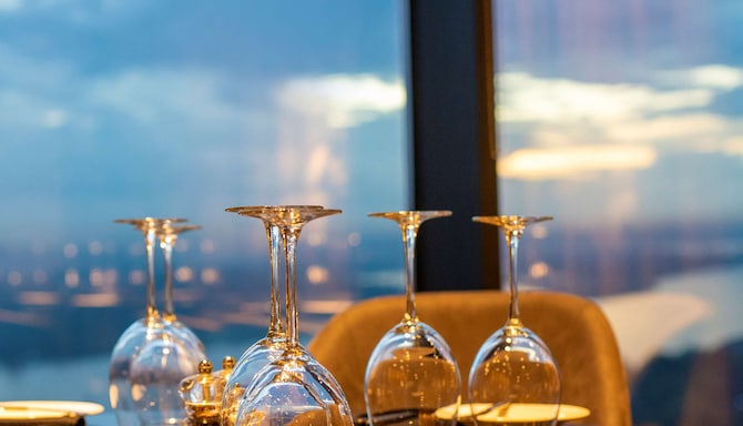 Radisson Blu Hotel and Conference Center, Niamey - Table