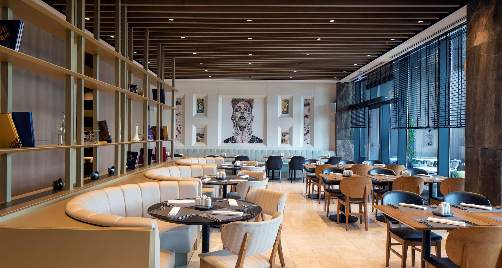 Radisson Blu Hotel & Conference Center, Niamey - Tables