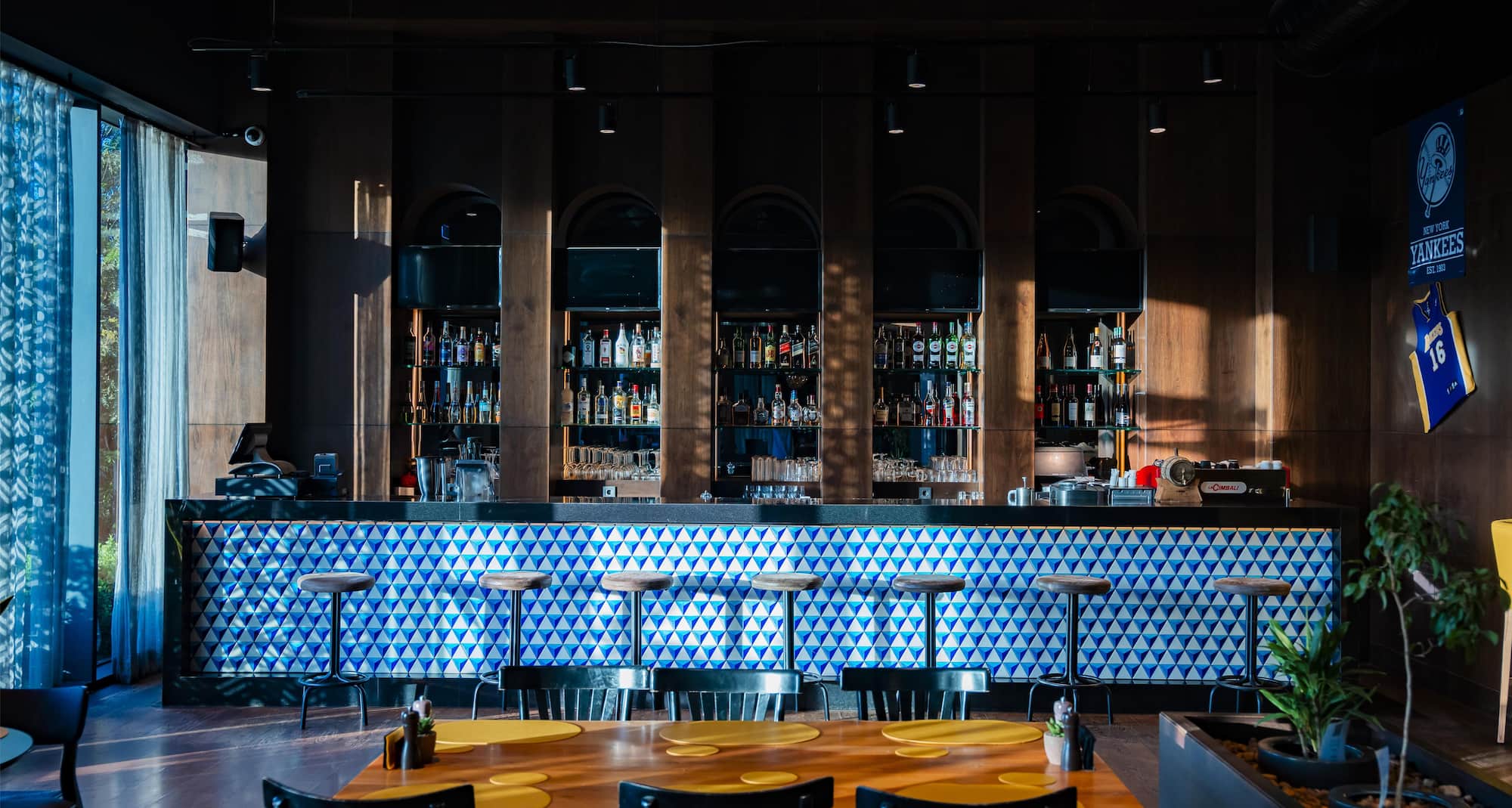 Radisson Blu Hotel and Conference Center, Niamey - New York restaurant interior