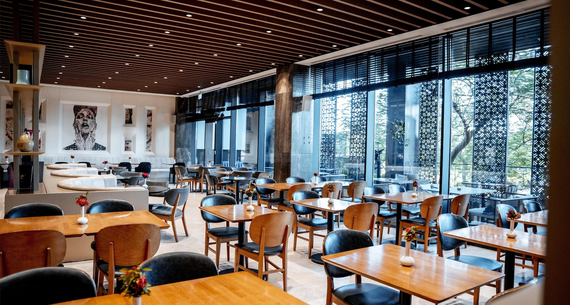 Radisson Blu Hotel and Conference Center, Niamey - Al Mina restaurant interior