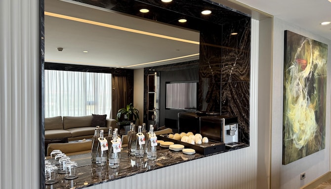 Radisson Blu Hotel & Conference Center, Niamey - Presidential Suite Mini Bar