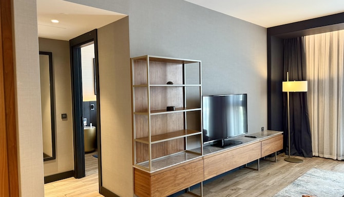 Radisson Blu Hotel & Conference Center, Niamey - Residential Suite Living Room