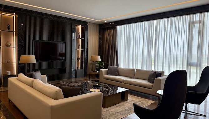 Radisson Blu Hotel & Conference Center, Niamey - Royal Suite Living Room