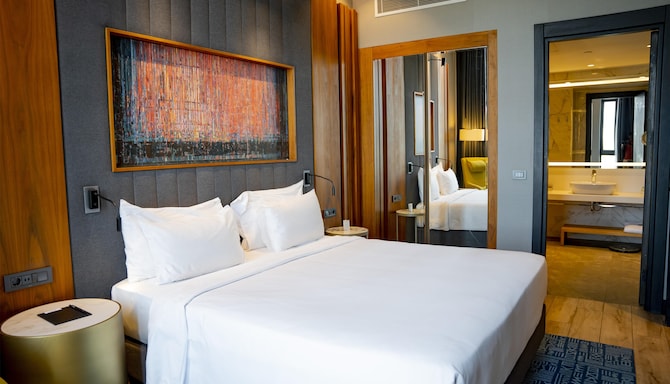 Radisson Blu Hotel & Conference Center, Niamey - Executive Suite bedroom