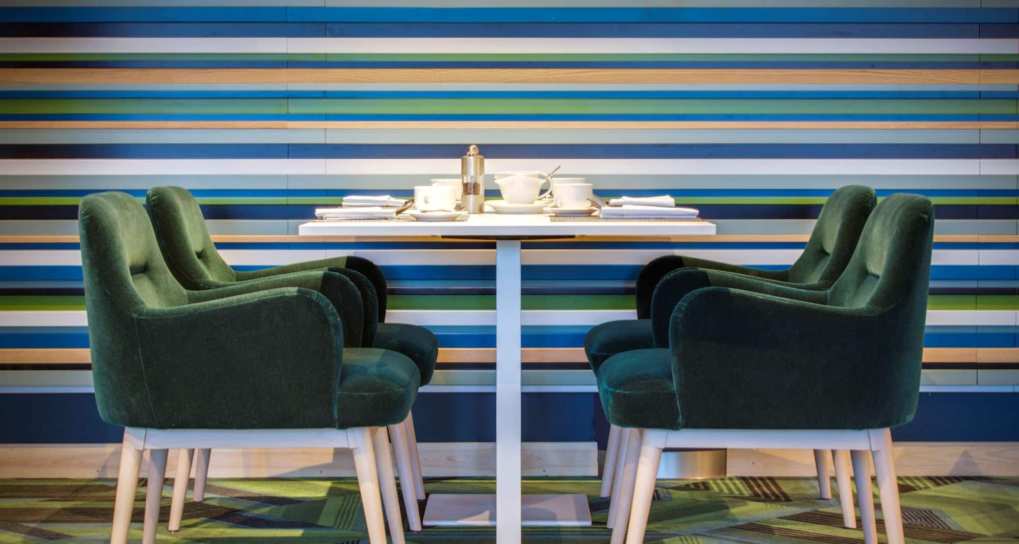 奥斯陆奥纳丽笙酒店及会议中心 - 早餐餐厅餐桌