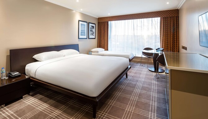 Heathrow hotel rooms | Radisson Blu Heathrow Hotel & Conference Centre ...