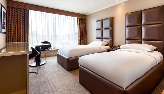 Heathrow hotel rooms | Radisson Blu Heathrow Hotel & Conference Centre ...