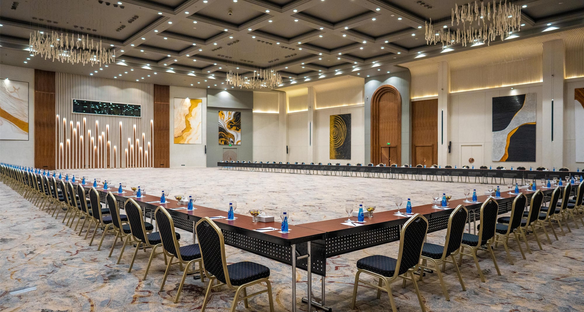 Radisson Blu Hotel and Convention Center, Alexandria - Symphony Ushape
