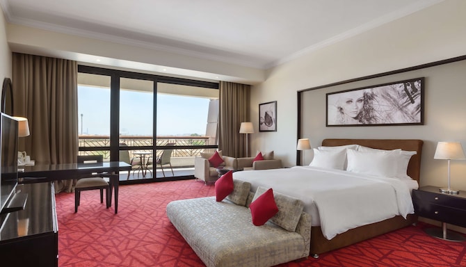 Radisson Blu Hotel & Convention Center, Alexandria - Executive Room with lounge access