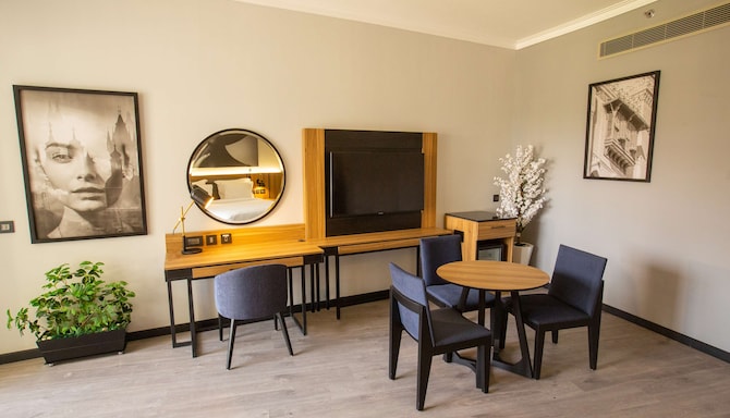 Radisson Blu Hotel & Convention Center, Alexandria - Premuim Dining