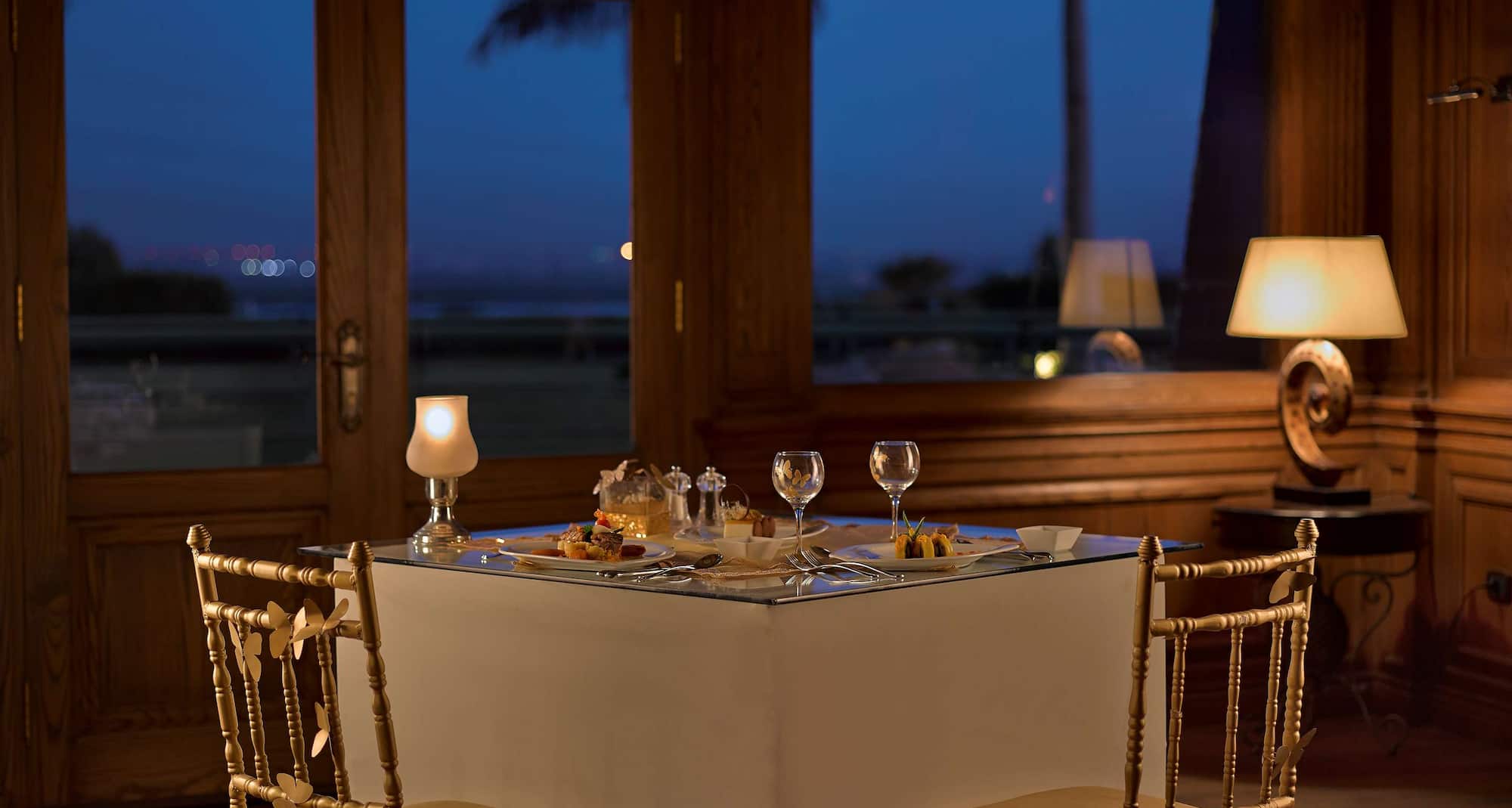 Radisson Blu Hotel and Convention Center, Alexandria - Romantic dinner