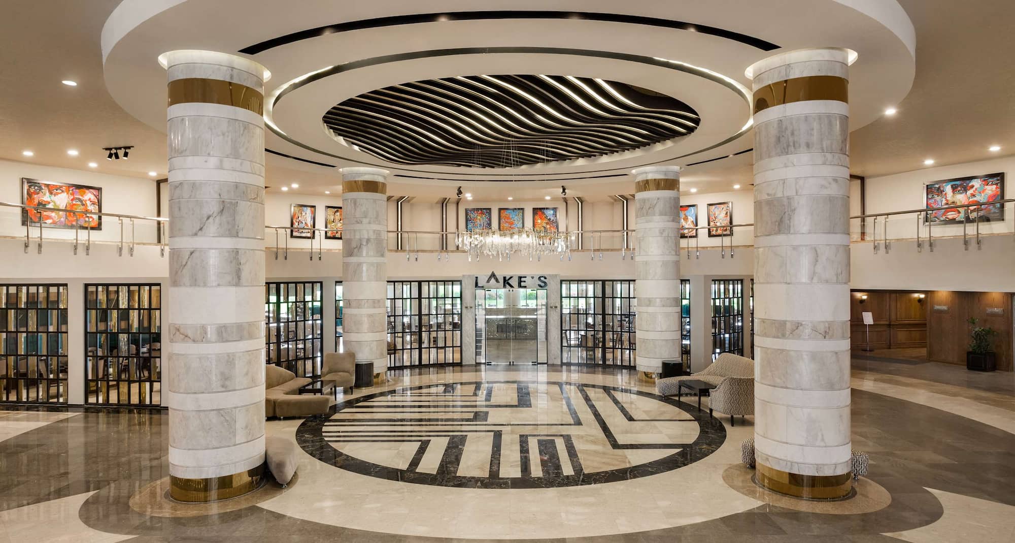 فندق راديسون بلو الإسكندرية، بهو مطعم Lakes
